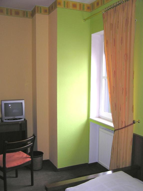 Hotel Pfaffenhof Lich Pokoj fotografie